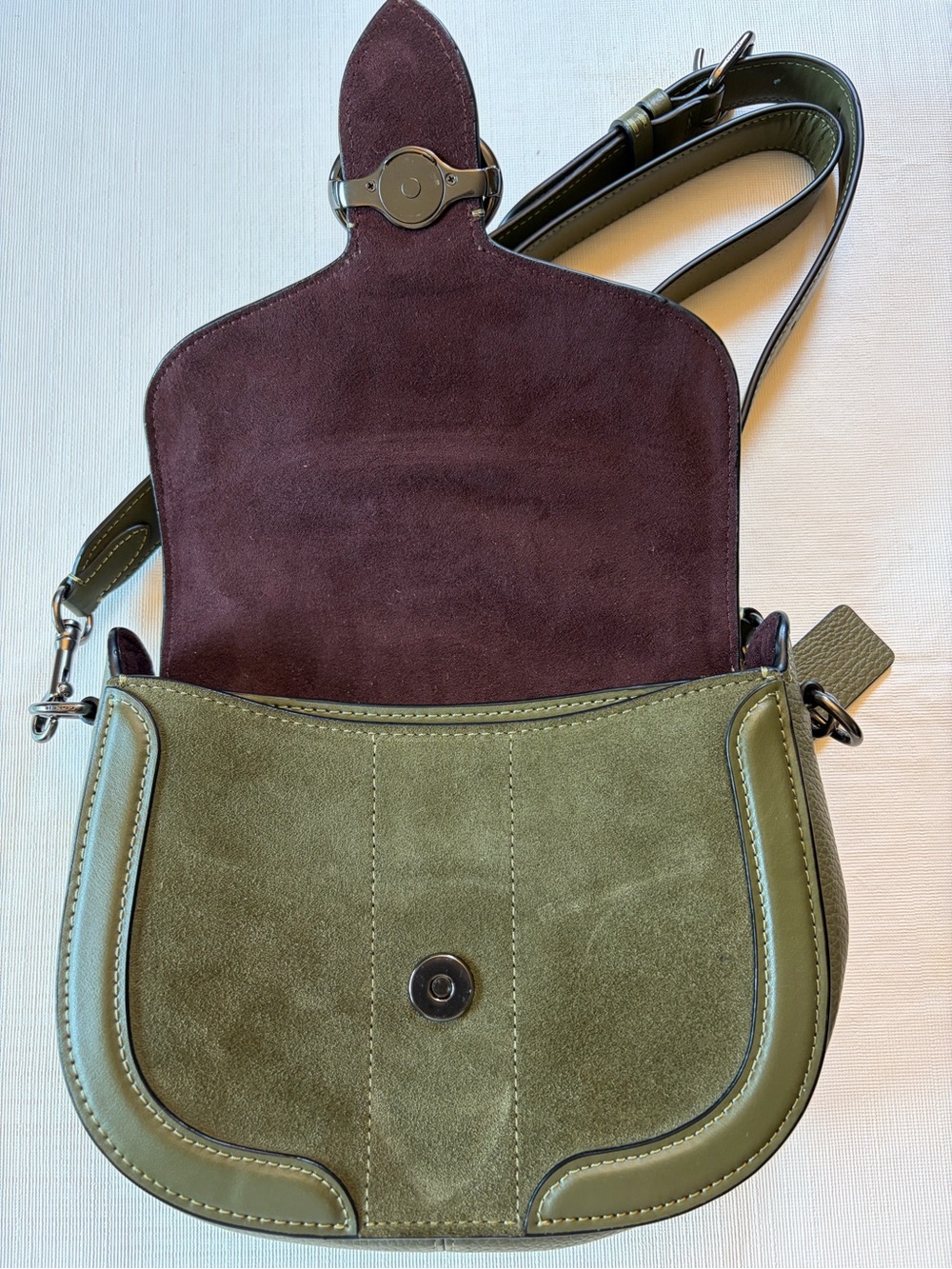 Olive Green vintage and rare Coach Leather & Suede Crossbody Bag - Picture 4 of 10